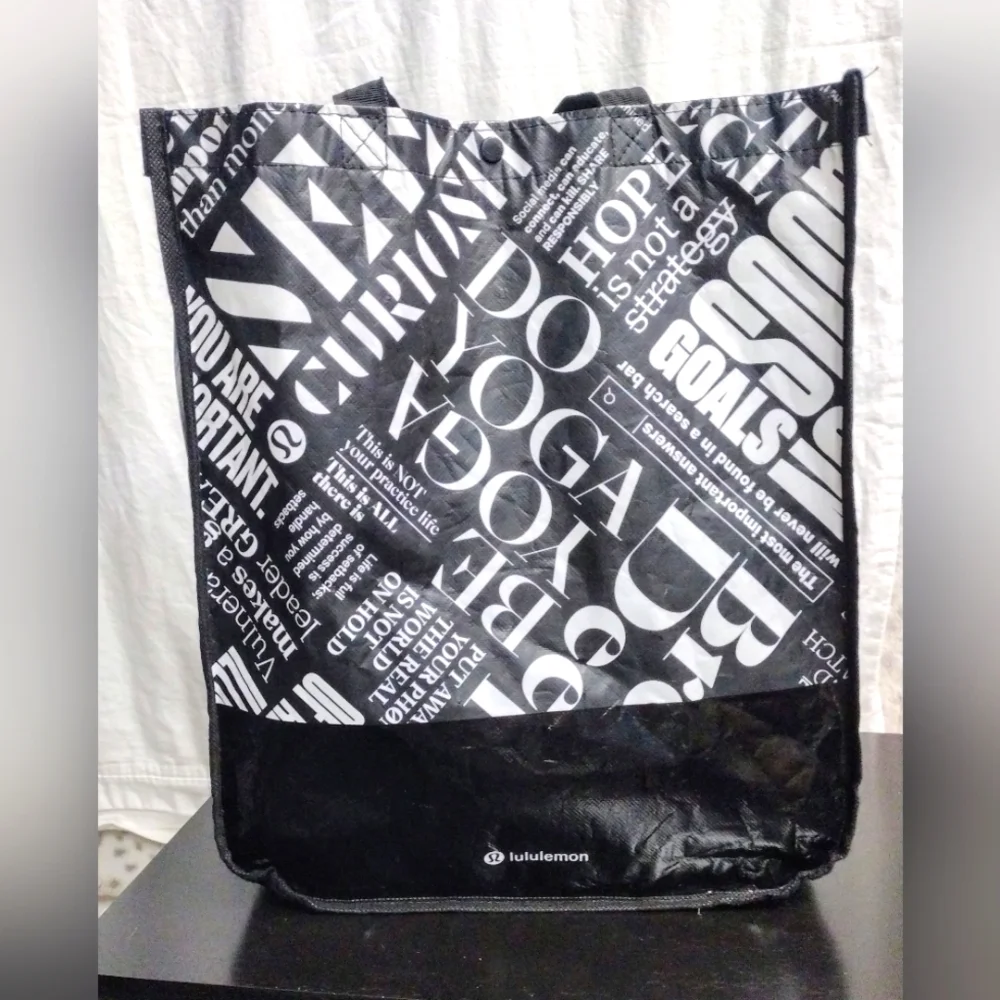 Lululemon Snap bag - Picture 4 of 9